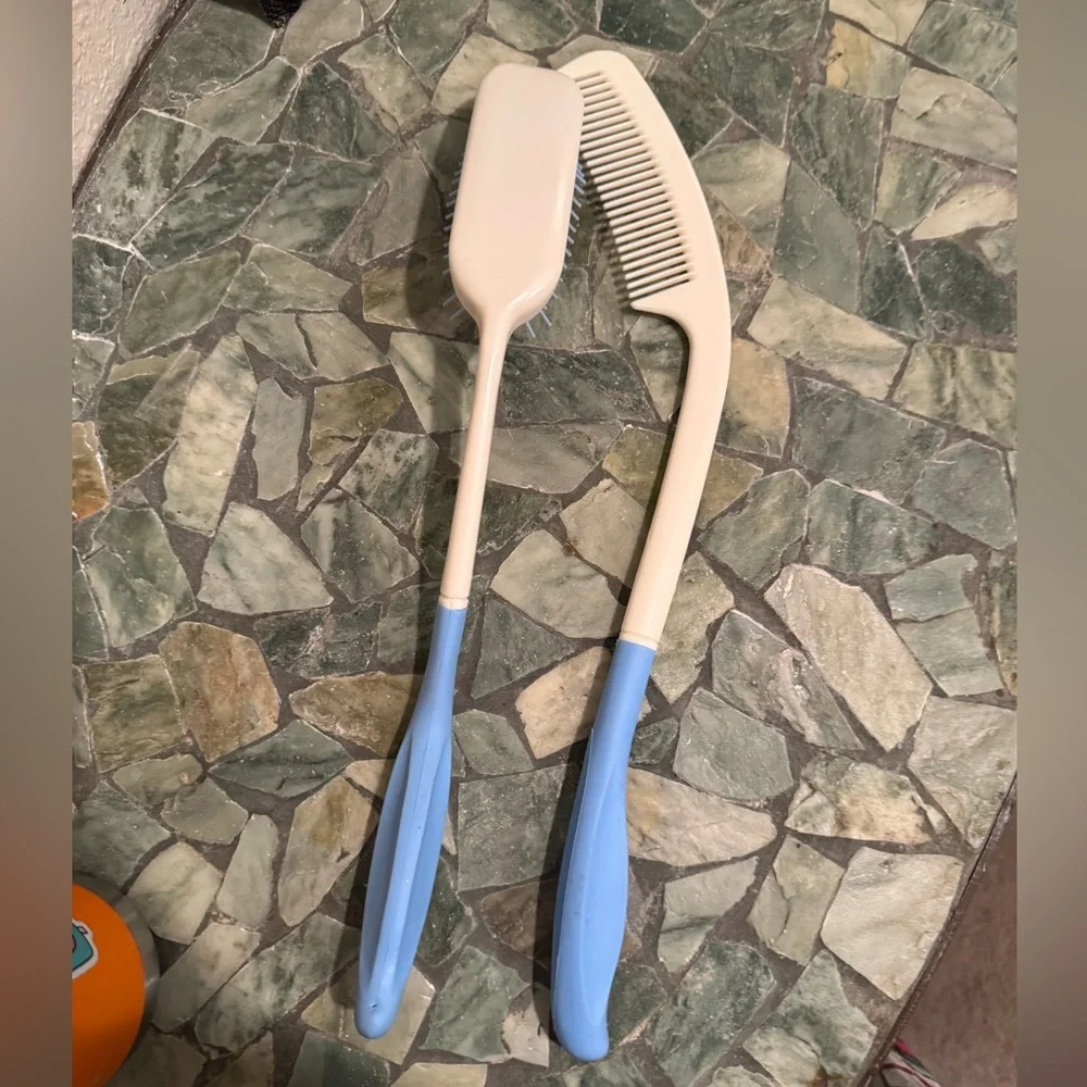 Brush and Comb with long handle - Picture 3 of 5